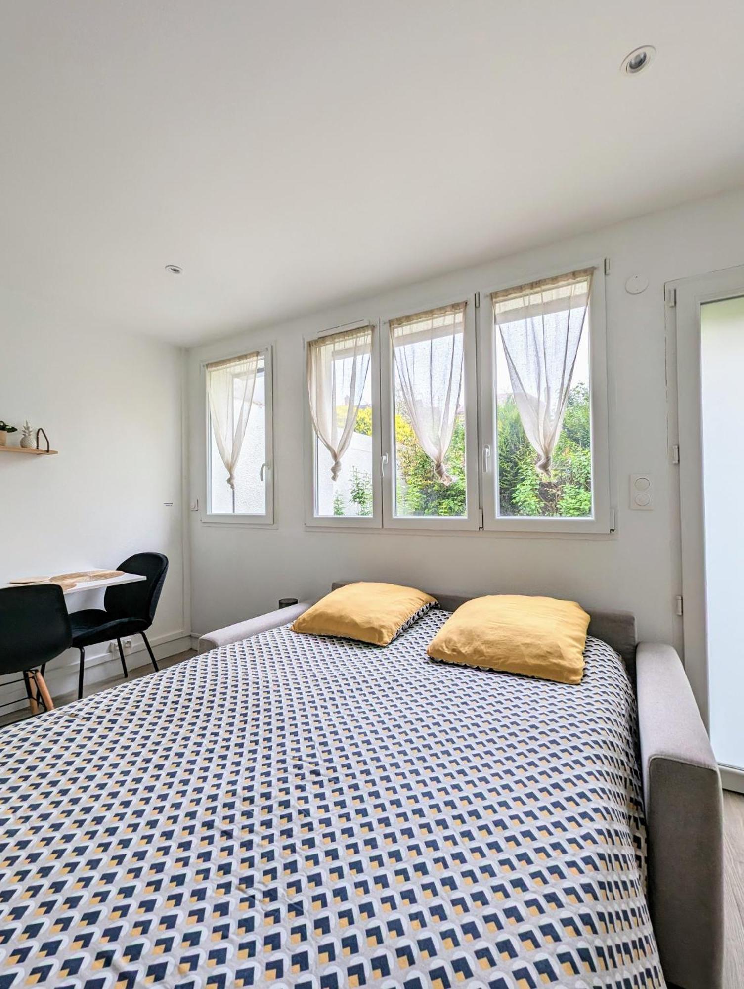Stockholm- Studio Serenite Avec Jardin Charleville-Mezieres Exterior photo